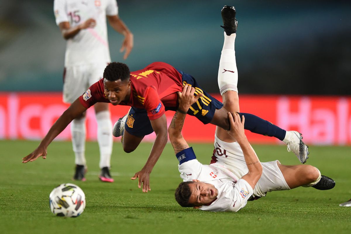 SPANIA - ELVEȚIA 1-0. Luis Enrique, show la conferință: „Las-o pe iubita ta să-mi pună întrebări!”