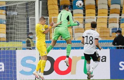 Mircea Lucescu are alt portar gafeur! Ce eroare a făcut omul său la naționala Ucrainei contra Germaniei