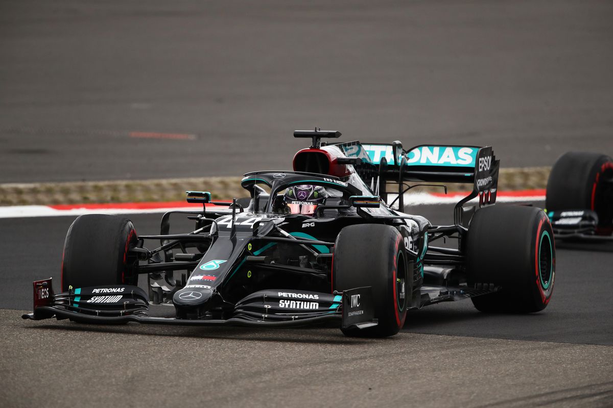 FOTO Lewis Hamilton a scris istorie: a câștigat Marele Premiu de la Eifel și a egalat recordul lui Michael Schumacher