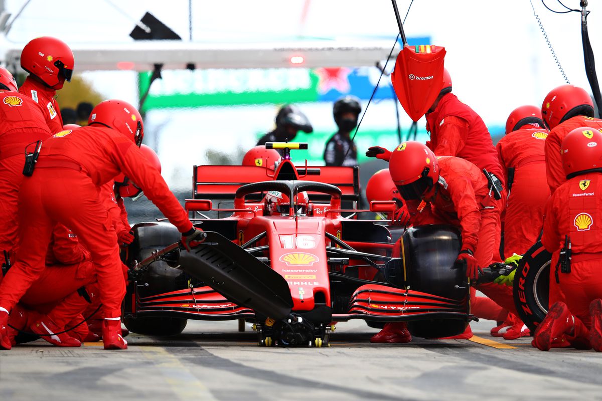 FOTO Lewis Hamilton a scris istorie: a câștigat Marele Premiu de la Eifel și a egalat recordul lui Michael Schumacher