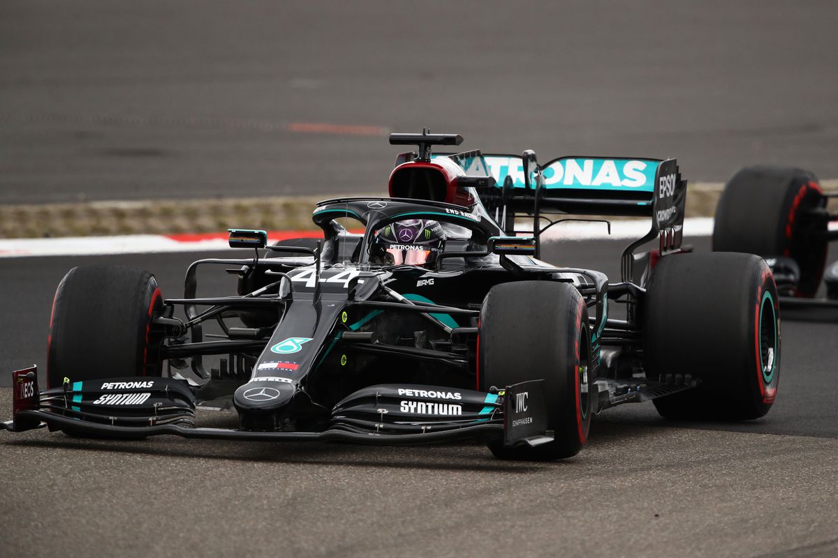 FOTO Lewis Hamilton a scris istorie: a câștigat Marele Premiu de la Eifel și a egalat recordul lui Michael Schumacher