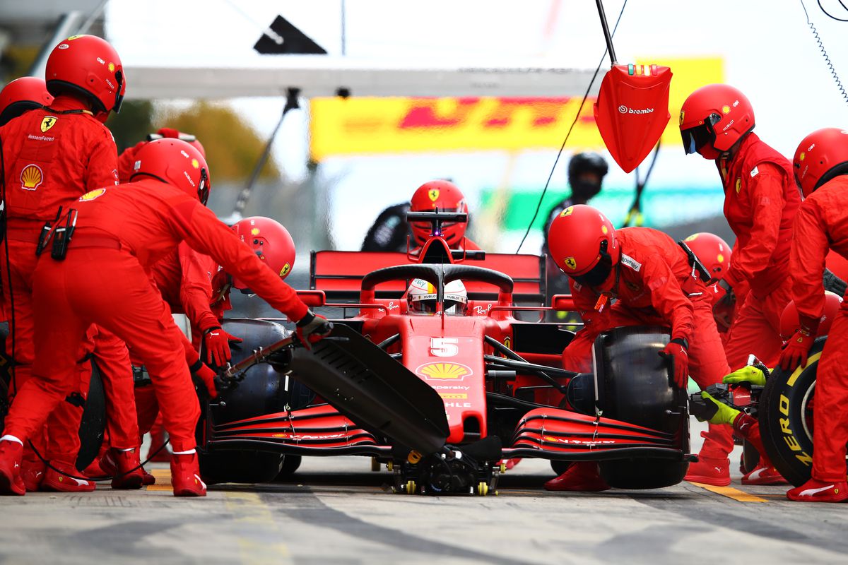 FOTO Lewis Hamilton a scris istorie: a câștigat Marele Premiu de la Eifel și a egalat recordul lui Michael Schumacher