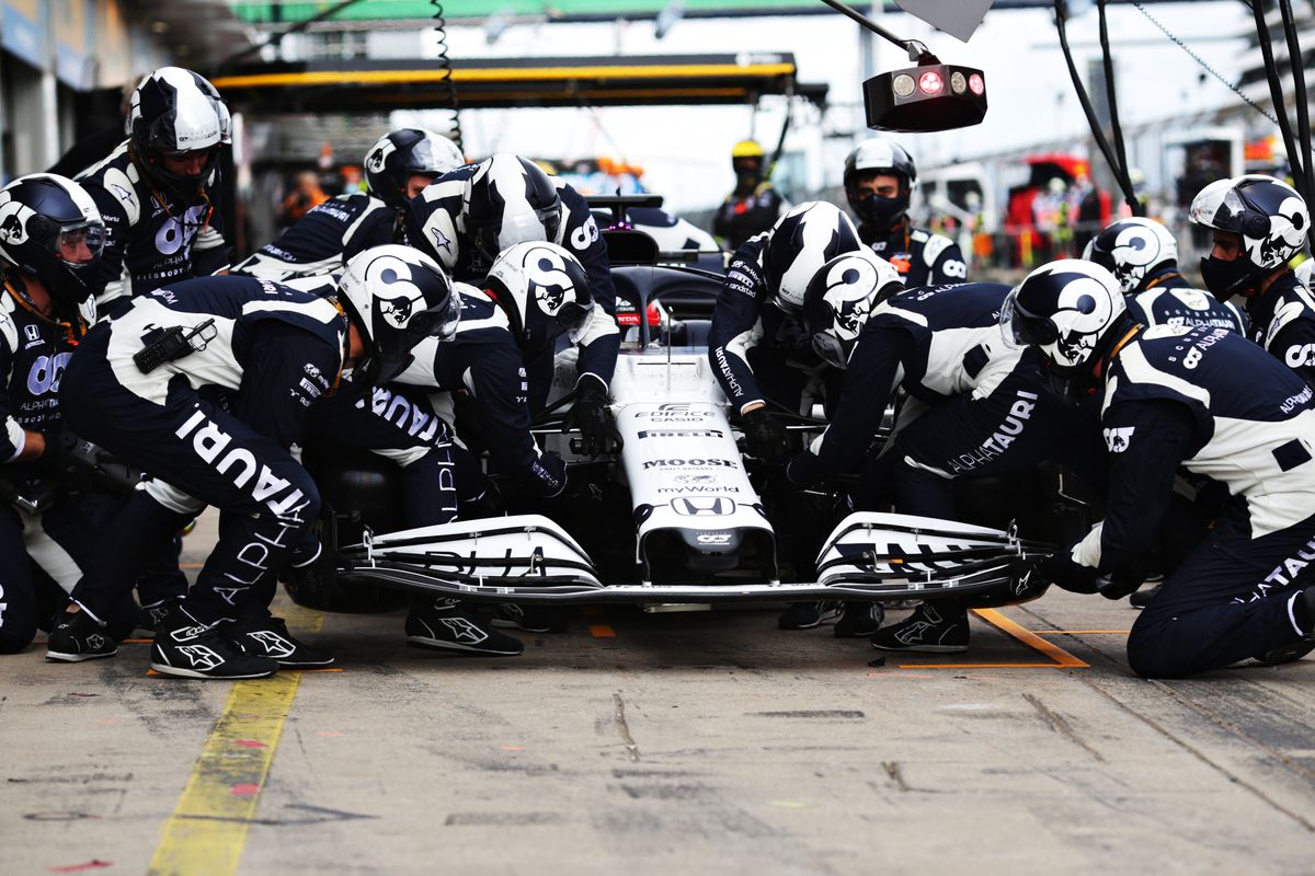 FOTO Lewis Hamilton a scris istorie: a câștigat Marele Premiu de la Eifel și a egalat recordul lui Michael Schumacher