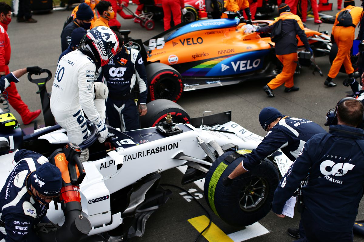 FOTO Lewis Hamilton a scris istorie: a câștigat Marele Premiu de la Eifel și a egalat recordul lui Michael Schumacher