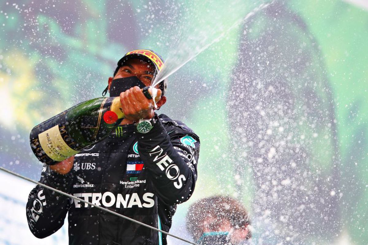 FOTO Lewis Hamilton a scris istorie: a câștigat Marele Premiu de la Eifel și a egalat recordul lui Michael Schumacher