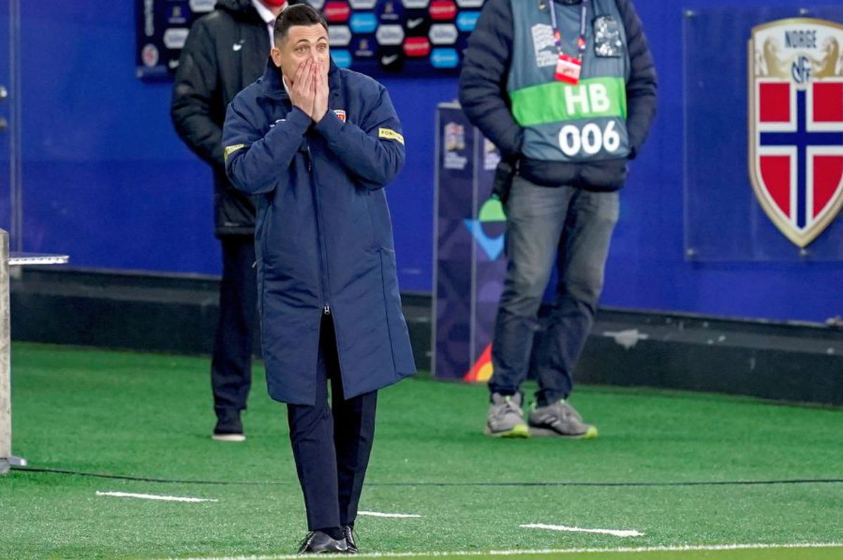 Cornel Dinu dă de pământ cu doi fotbaliști ai „naționalei” după dezastrul din Norvegia: „Să nu-l pui să închidă nici o ușă de bancă!”