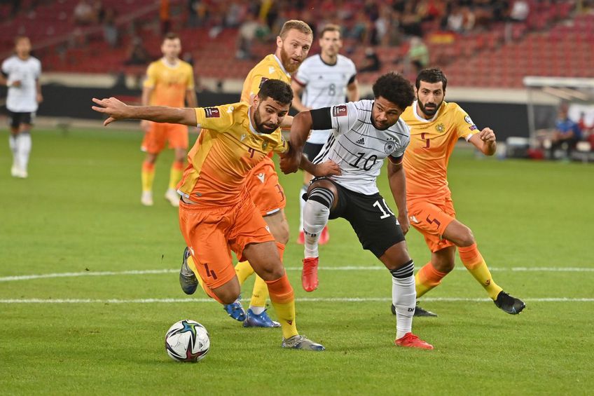 Taron Voskanyan (nr. 4) în meciul dintre Germania și Armenia
 Foto: Imago
