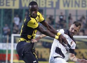 Așteaptă actele » Dinamo poate bifa azi un transfer