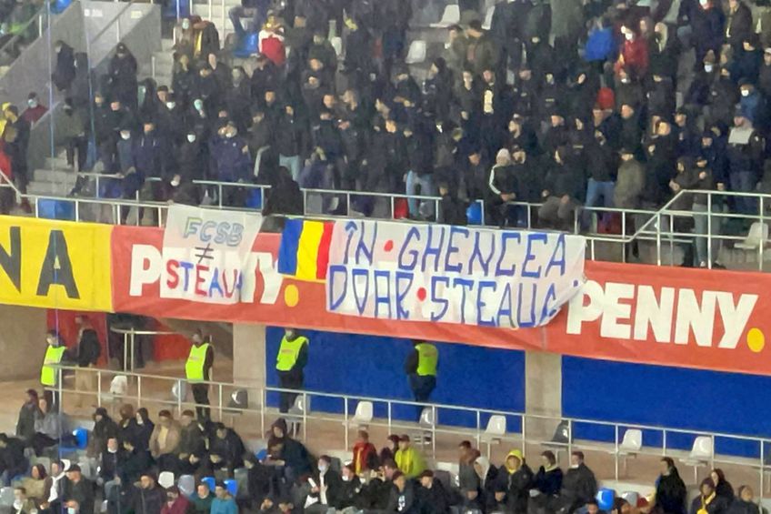 Peluza Sud Steaua și-a făcut apariția la meciul România - Armenia / foto: GSP