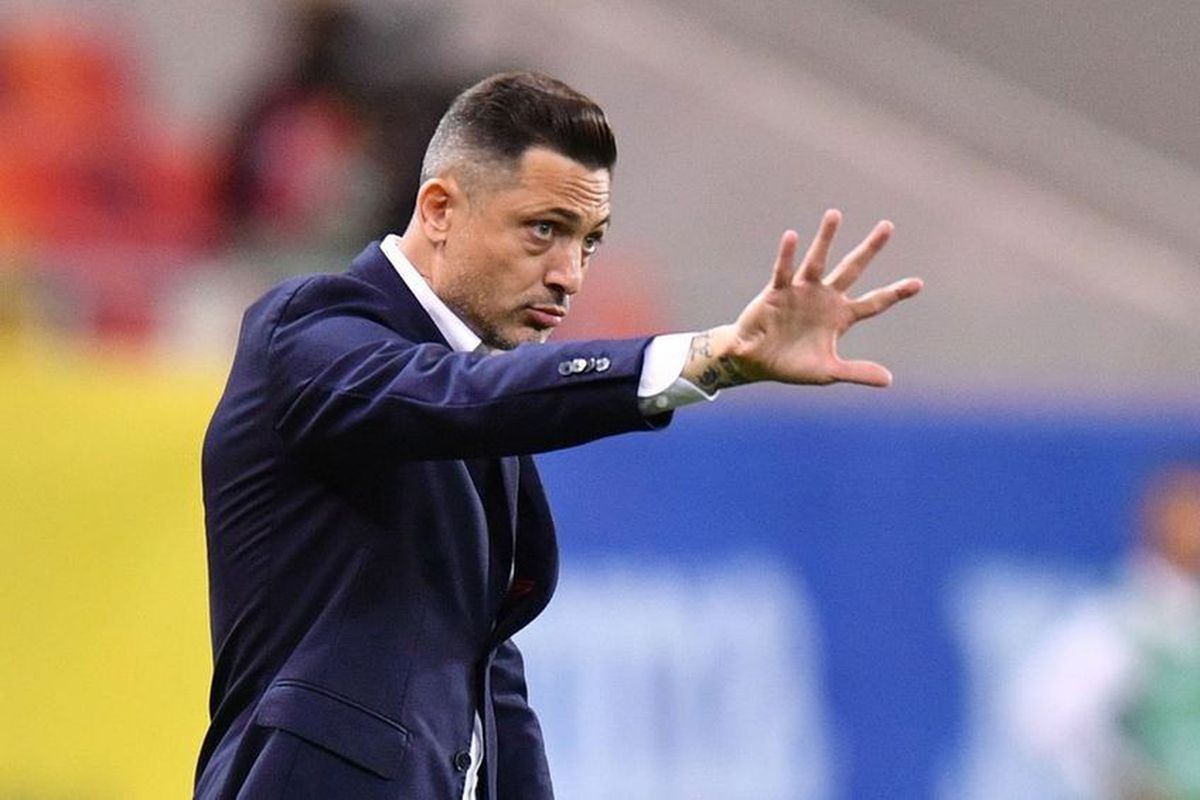 Mirel Rădoi e sigur că mergem la baraj: „Pot intra și spectatorii pe teren, noi câștigăm! Îmi rup legitimația, jucătorii își aruncă ghetele și rămânem acolo!”