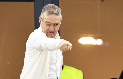 Gigi Becali s-a dus în cantonament după meciul cu Silkeborg: „L-am luat pe fiecare în parte la discuții” + Mesaj pentru Coman: „Bă, dă pase!”
