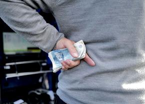 Cotele la pariuri, fraudate » Poliția Capitalei, pe urmele a 5 statisticieni: mandate de percheziție și aducere