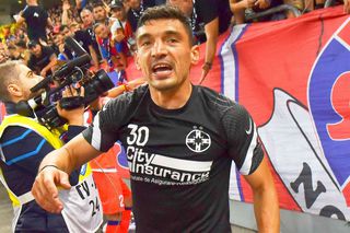 Claudiu Keșeru, despre starul dispărut din anturajul echipei naționale: „Ieși din cadrul real al vieții și intri într-unul imaginar, te vezi în reality show-uri”