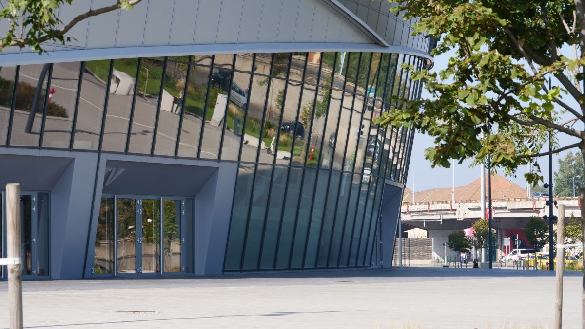 În timp ce Bucureștiul încă tânjește la Polivalentă și patinoar, la Budapesta sunt investiții de aproape un miliard! Ce au surprins reporterii GSP