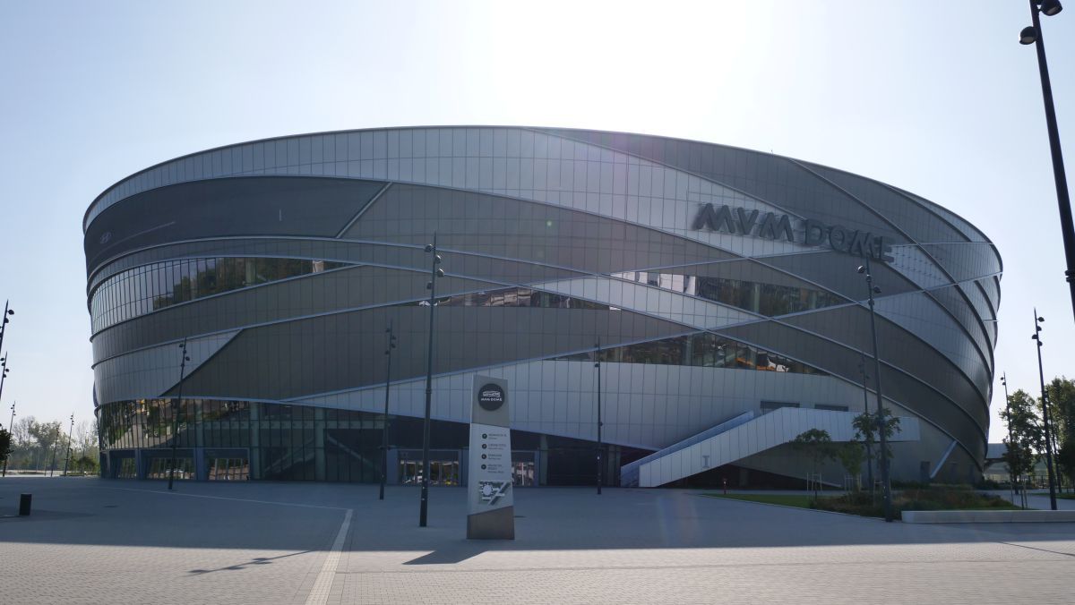 În timp ce Bucureștiul încă tânjește la Polivalentă și patinoar, la Budapesta sunt investiții de aproape un miliard! Ce au surprins reporterii GSP