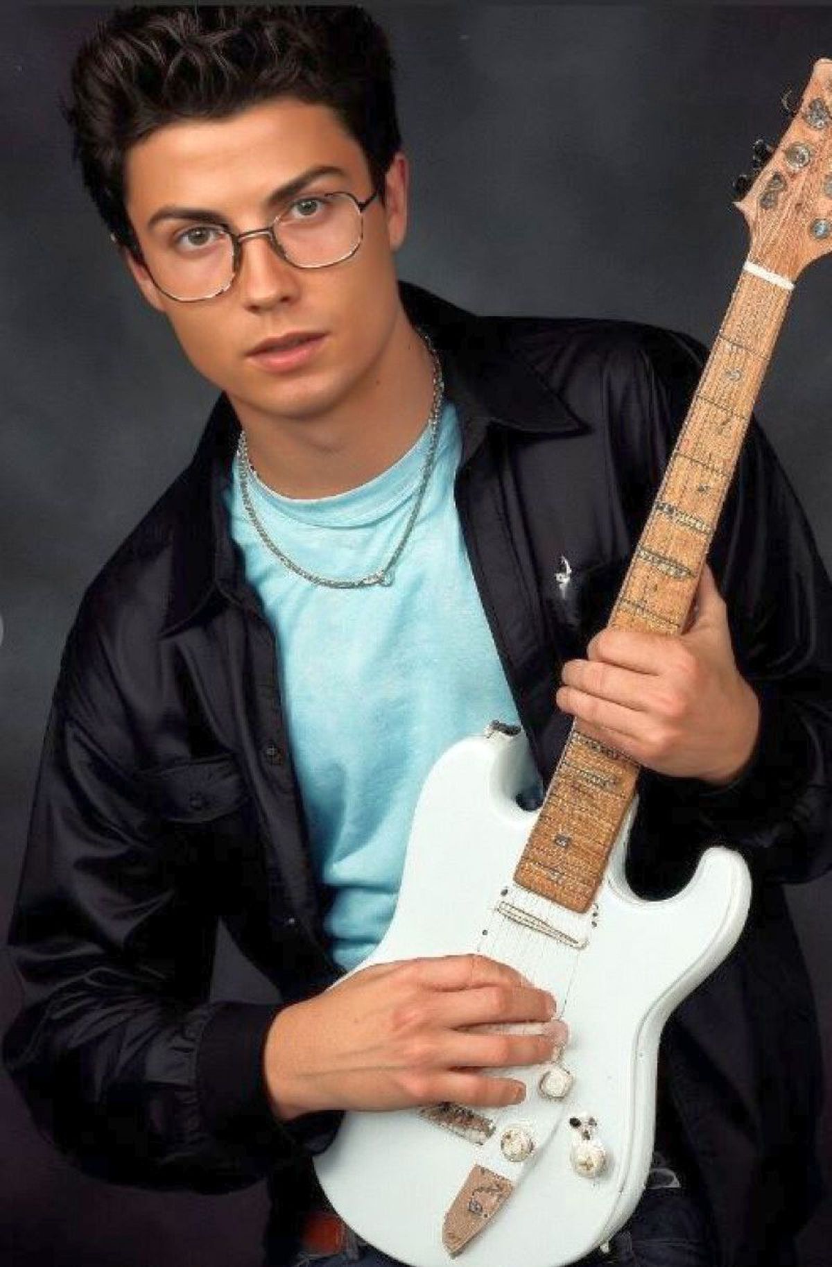 Inteligența Artificială lovește din nou » Messi, Ronaldo, Federer și Nadal, „transportați” în anii '90 + Cum arată retro-Dinamo