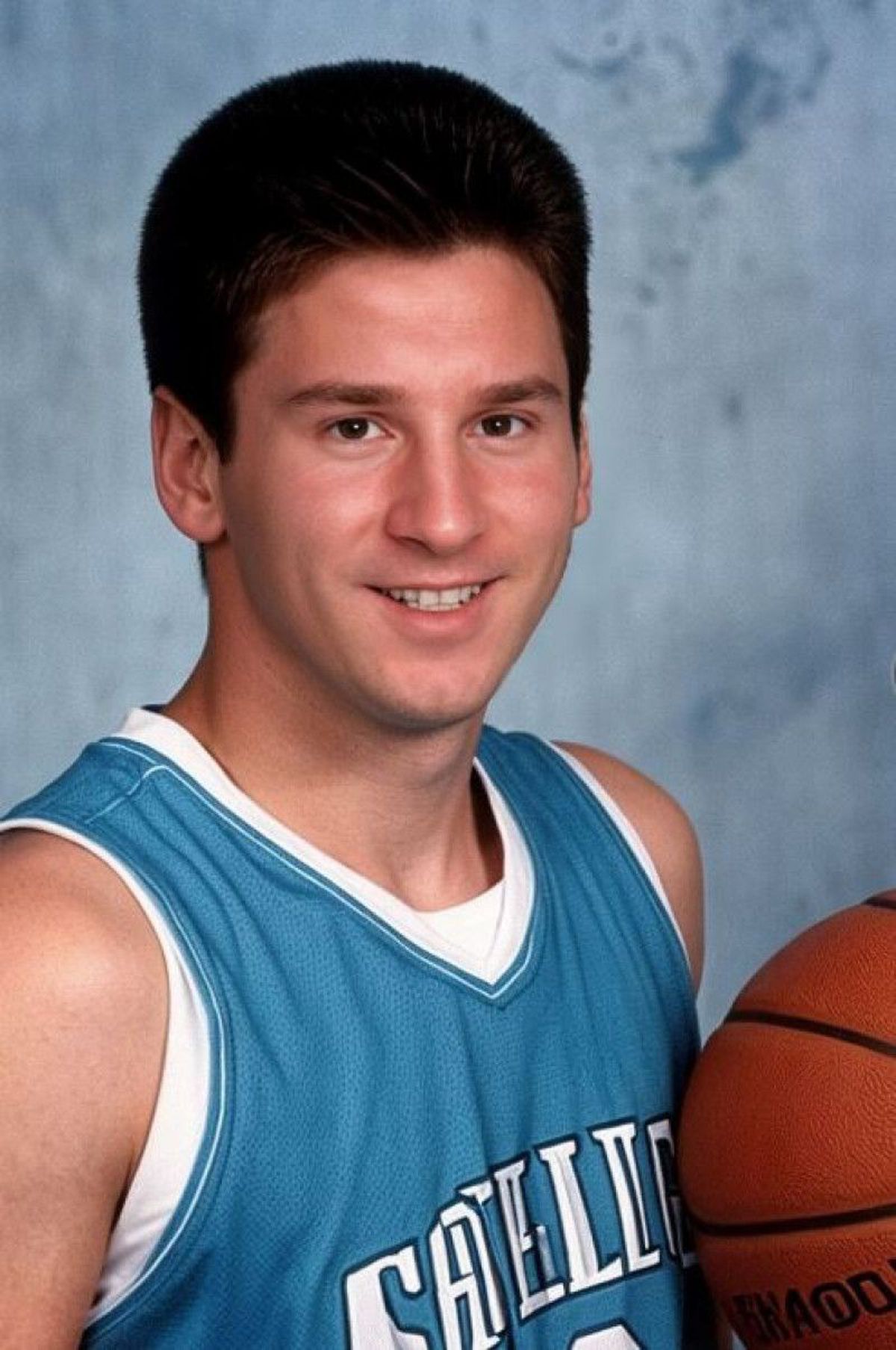 Inteligența Artificială lovește din nou » Messi, Ronaldo, Federer și Nadal, „transportați” în anii '90 + Cum arată retro-Dinamo