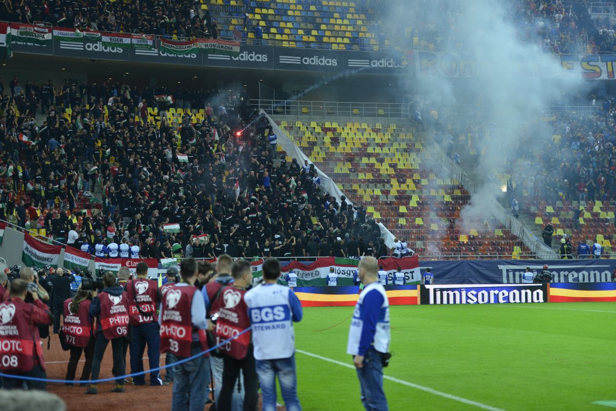 Telescopice peste față, bastoane, cagule, torțe și pumni » 9 ani de cel mai VIOLENT meci găzduit vreodată în România