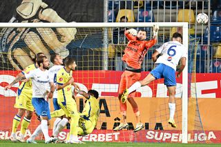 FCSB l-a ratat pe titularul din Superligă! Oferta a fost refuzată: „Nu se poate să plătim atât!”