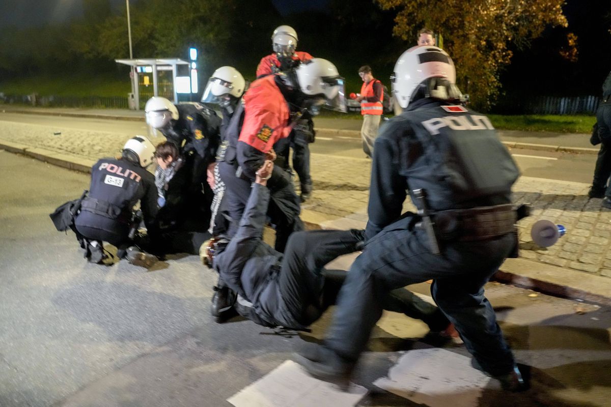 Haos pe străzi înainte de Norvegia - Israel: „Nu trebuie să se joace!” » A fost nevoie de intervenția jandarmilor