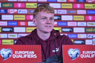 Un fotbalist austriac a fost surprins de o informație primită înaintea meciului cu România: „Aaa, nu sunt frați?!”