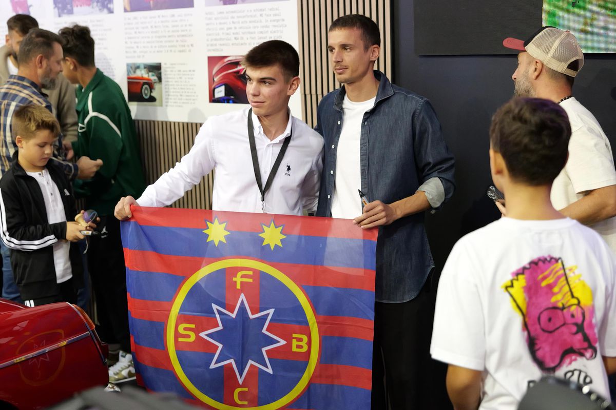 FCSB, jucători, Charalambous și MM Stoica, la Salonul Auto