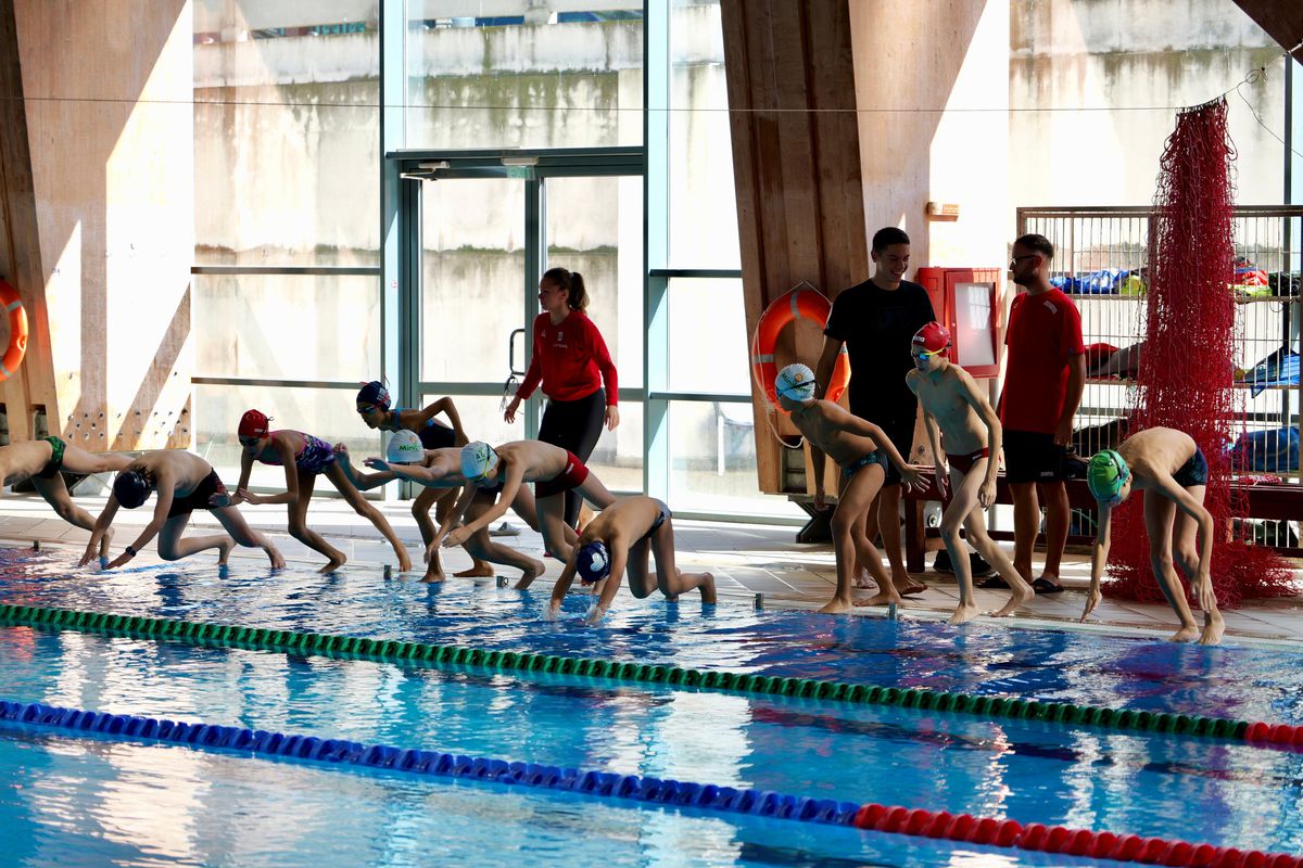 Imagini de aur la Complexul Sportiv Dinamo » Nadia Comăneci și David Popovici, față în față pentru viitorul sportului românesc: „Așa a făcut și Halep!”