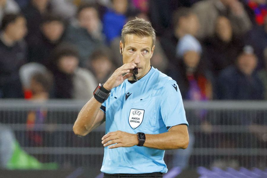 Miza nevăzută a meciului cu Austria: patru „tricolori” importanți în pericol de suspendare! + Vestea proastă: arbitrul e în topul „sperietorilor cu fluier” din Europa