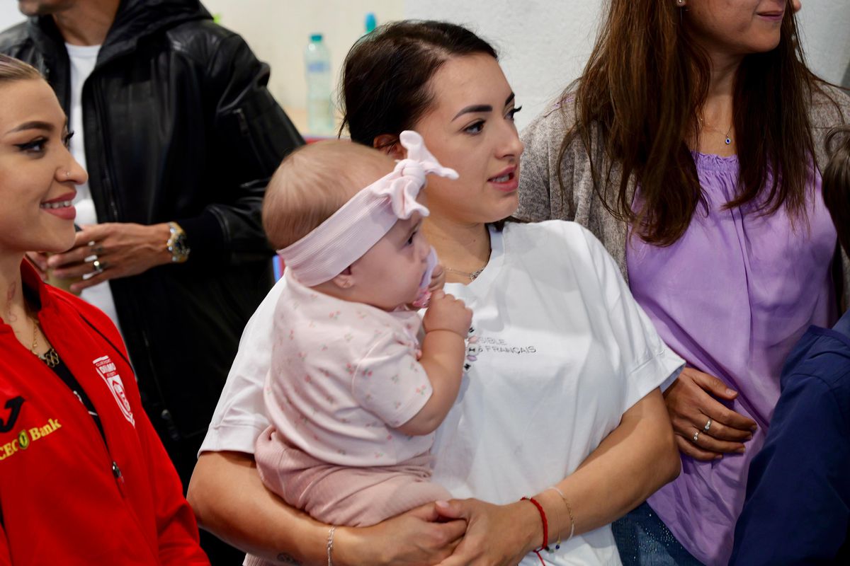 Imagini de aur la Complexul Sportiv Dinamo » Nadia Comăneci și David Popovici, față în față pentru viitorul sportului românesc: „Așa a făcut și Halep!”