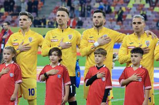 Cine cântă imnul la România - Austria » Decizia FRF