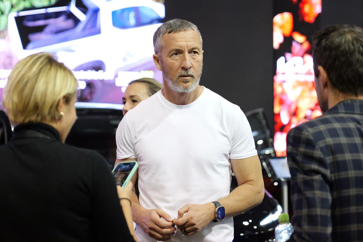 FCSB, jucători, Charalambous și MM Stoica, la Salonul Auto