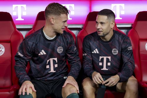 Juventus a pus ochii pe Raphael Guerreiro (dreapta) de la Bayern Munchen // FOTO: Imago Images