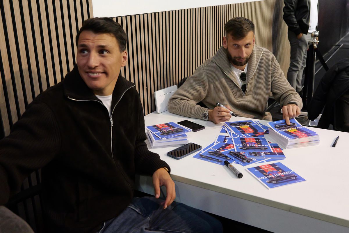 FCSB a „parcat” la Salonul Auto București » Întrebarea care i-a făcut pe toți să râdă