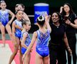 Simone Biles s-a bucurat de întâlnirea cu micile gimnaste din Argentina FOTO Guliver/GettyImages