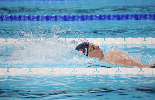 „Psihopat” » Leon Marchand s-a ales cu două medalii și o nouă poreclă, după prima zi la Cupa Mondială de la Carmel