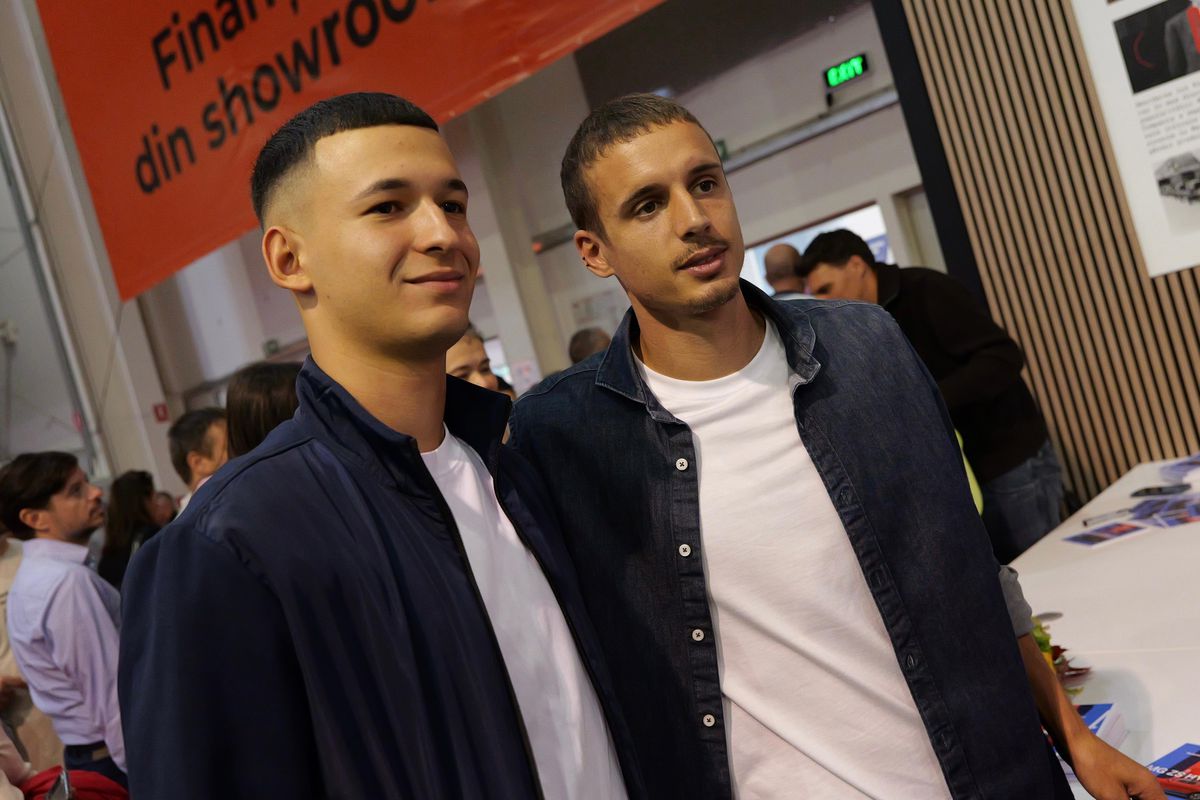 FCSB, jucători, Charalambous și MM Stoica, la Salonul Auto