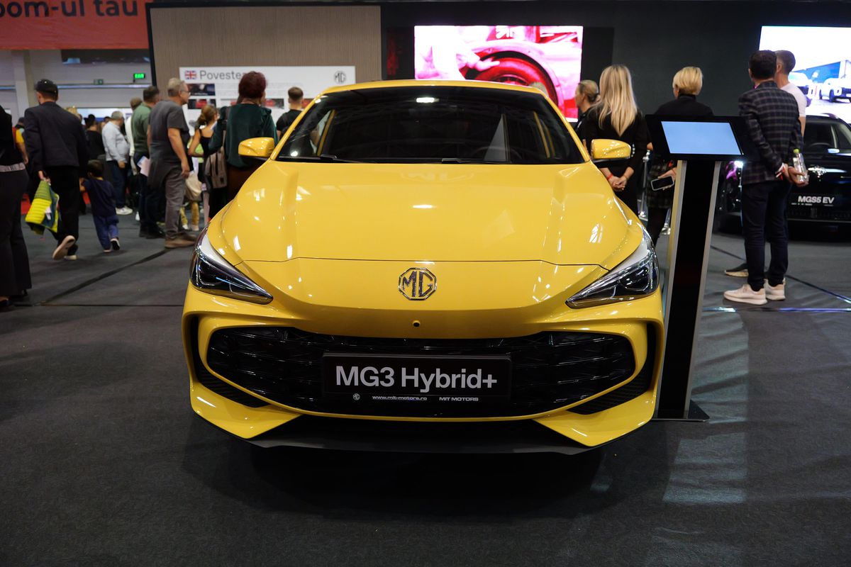 FCSB a „parcat” la Salonul Auto București » Întrebarea care i-a făcut pe toți să râdă