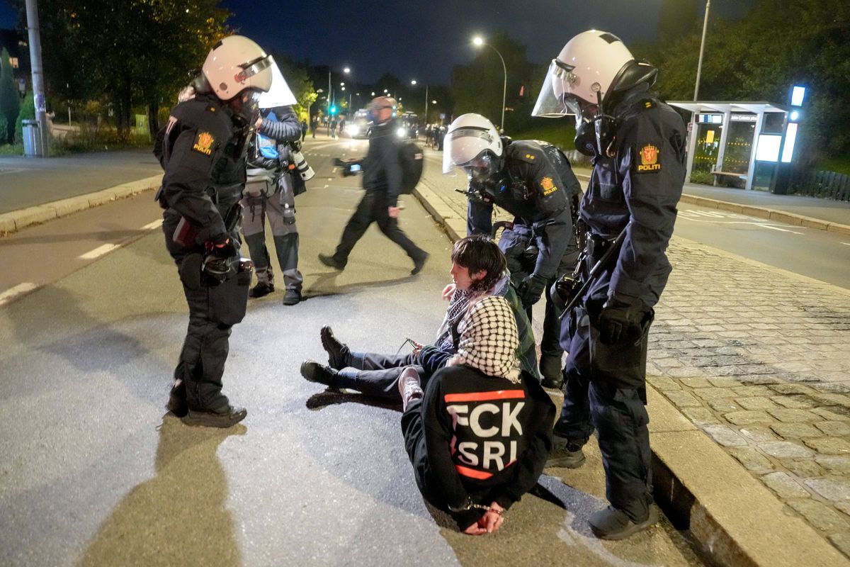 Haos pe străzi înainte de Norvegia - Israel: „Nu trebuie să se joace!” » A fost nevoie de intervenția jandarmilor