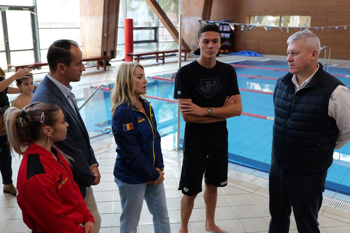 Imagini de aur la Complexul Sportiv Dinamo » Nadia Comăneci și David Popovici, față în față pentru viitorul sportului românesc: „Așa a făcut și Halep!”