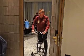 Selecționerul Austriei a venit cu bicicleta specială în conferință, apoi a numit cei mai periculoși 2 fotbaliști „tricolori”: „Rapizi și tehnici!”