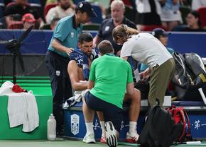 Novak Djokovic, învins în semifinale la Shanghai de problemele fizice și de un jucător venit din calificări
