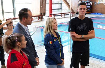 Imagini de aur la Complexul Sportiv Dinamo » Nadia Comăneci și David Popovici, față în față pentru viitorul sportului românesc: „Așa a făcut și Halep!”