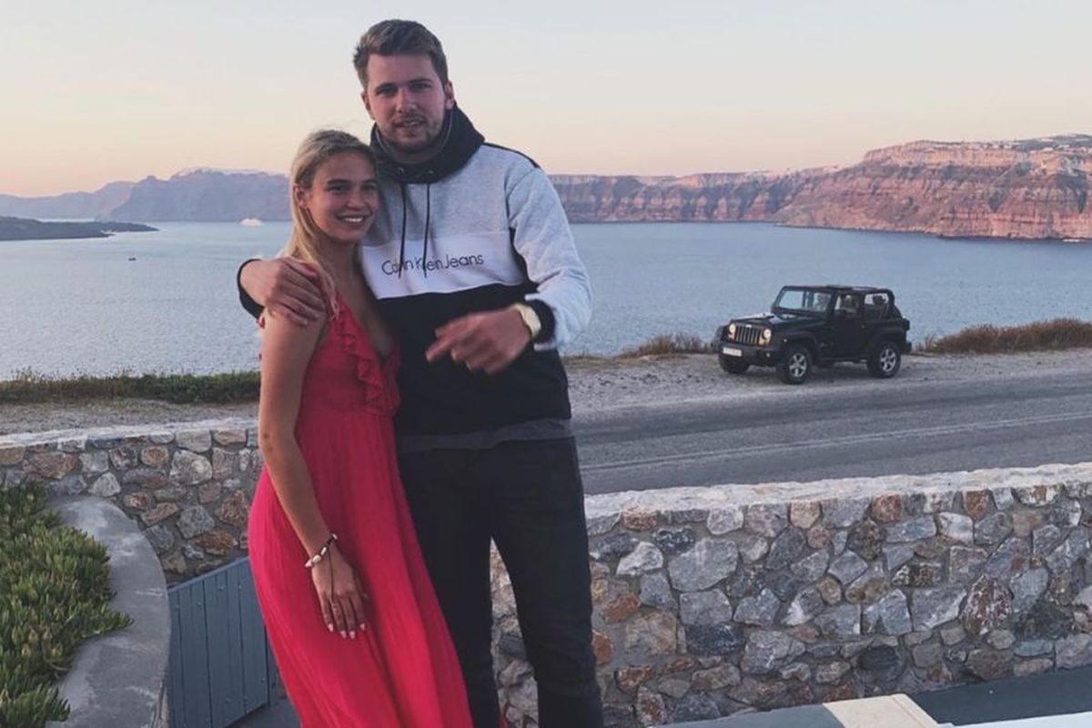 GALERIE FOTO Ce iubită are baschetbalistul Luka Doncic » Anamaria are 20 de ani și arată INCREDIBIL!
