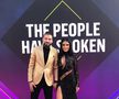 FOTO Adelina Pestrițu, selfie de peste 100.000 de like-uri cu Kim Kardashian » Românca a fost premiată la People's Choice Awards
