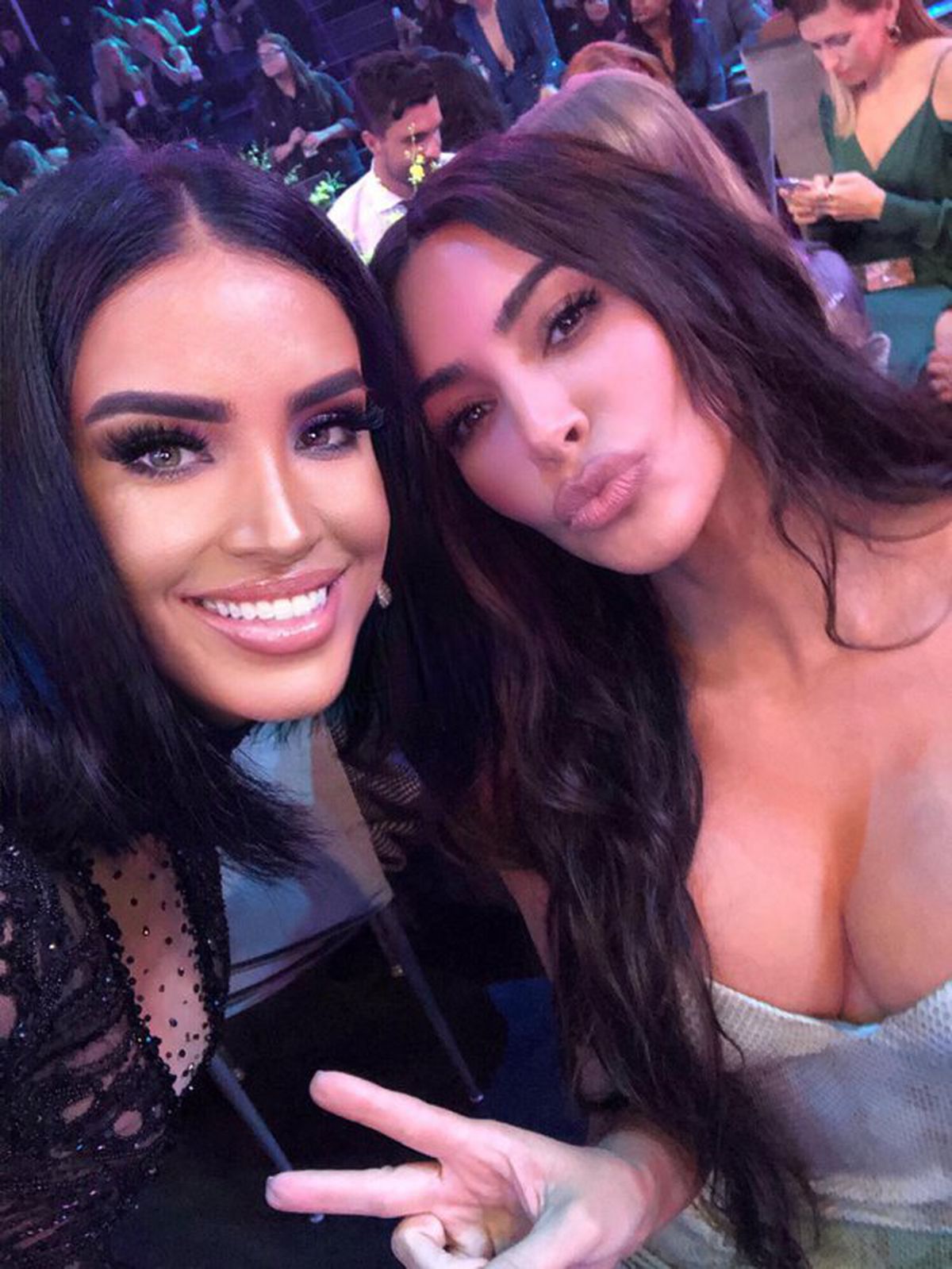 Adelina Pestrițu și Kim Kardashian