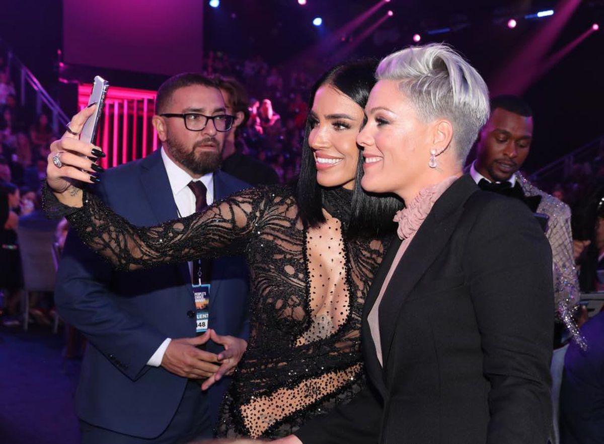 Adelina Pestrițu și Kim Kardashian