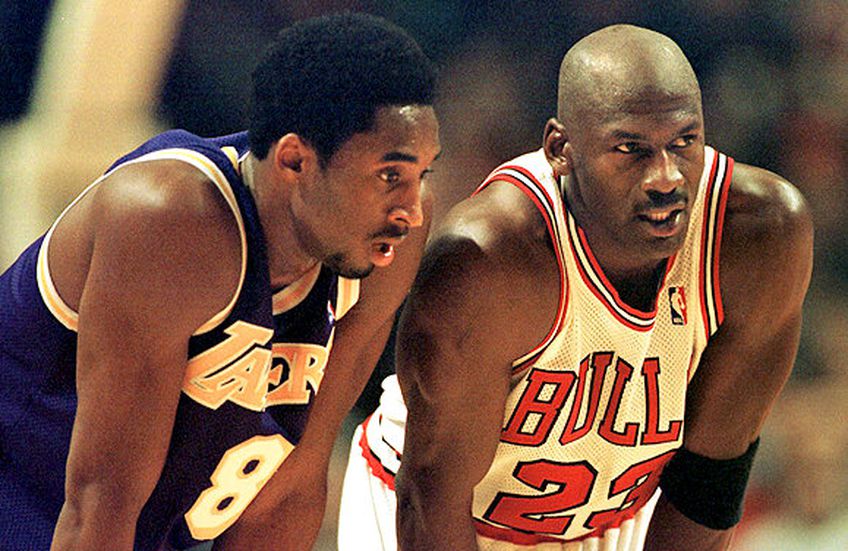 Kobe Bryant alături de Michael Jordan