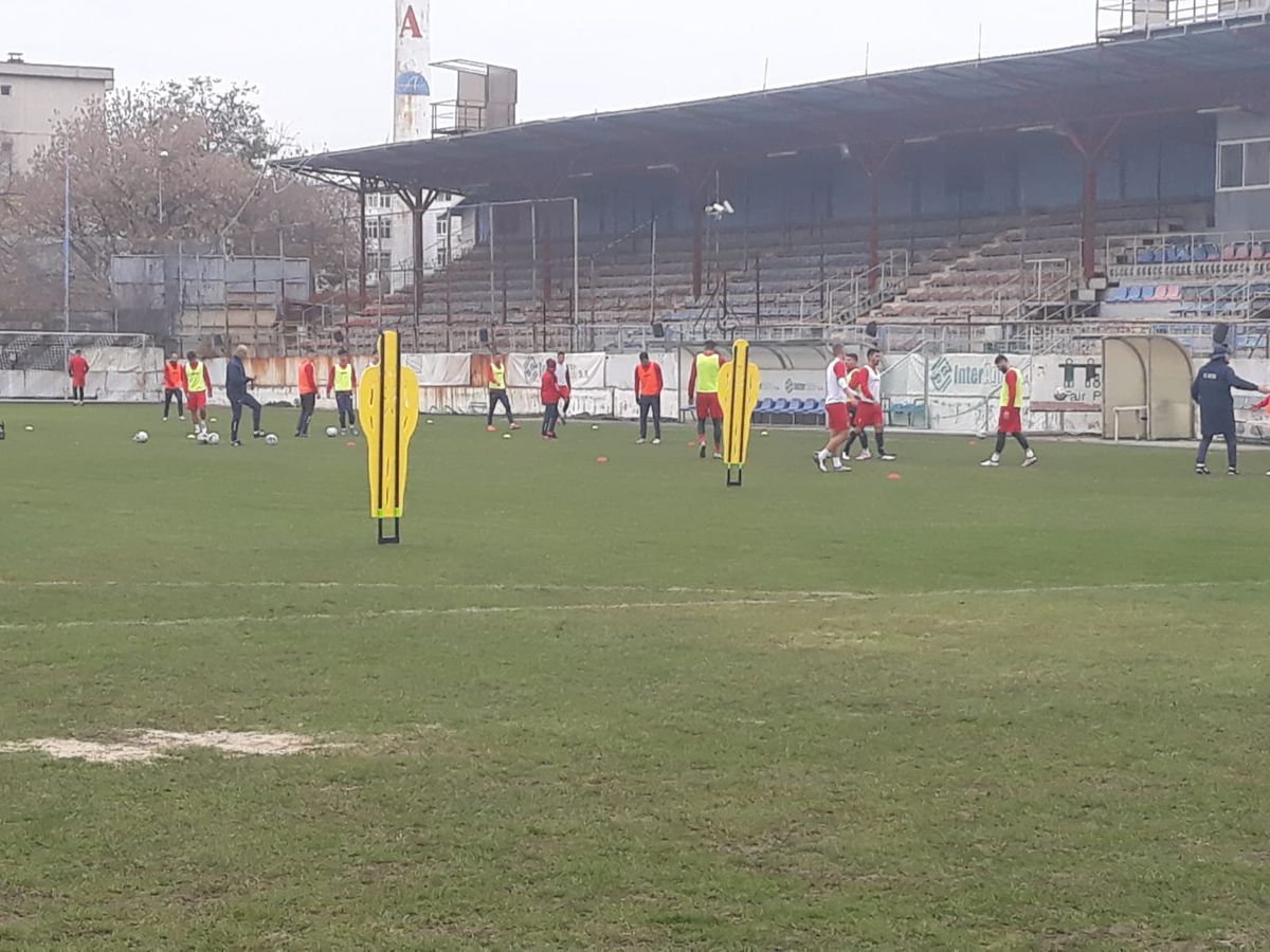 EXCLUSIV Astra pregătește o lovitură pentru Dinamo chiar înaintea meciului direct! Pe cine vrea Neagoe din tabăra „câinilor”