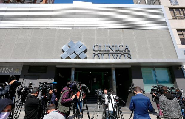 FOTO Diego Maradona a fost externat » Prima imagine cu „El Pibe d`Oro”, după operația pe creier