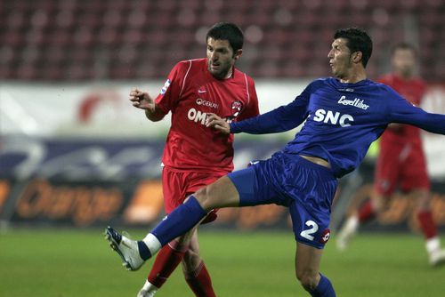 Răzvan Farmache (în dreapta), într-un duel cu Cătălin Munteanu / Sursă foto: Arhivă Gazeta Sporturilor